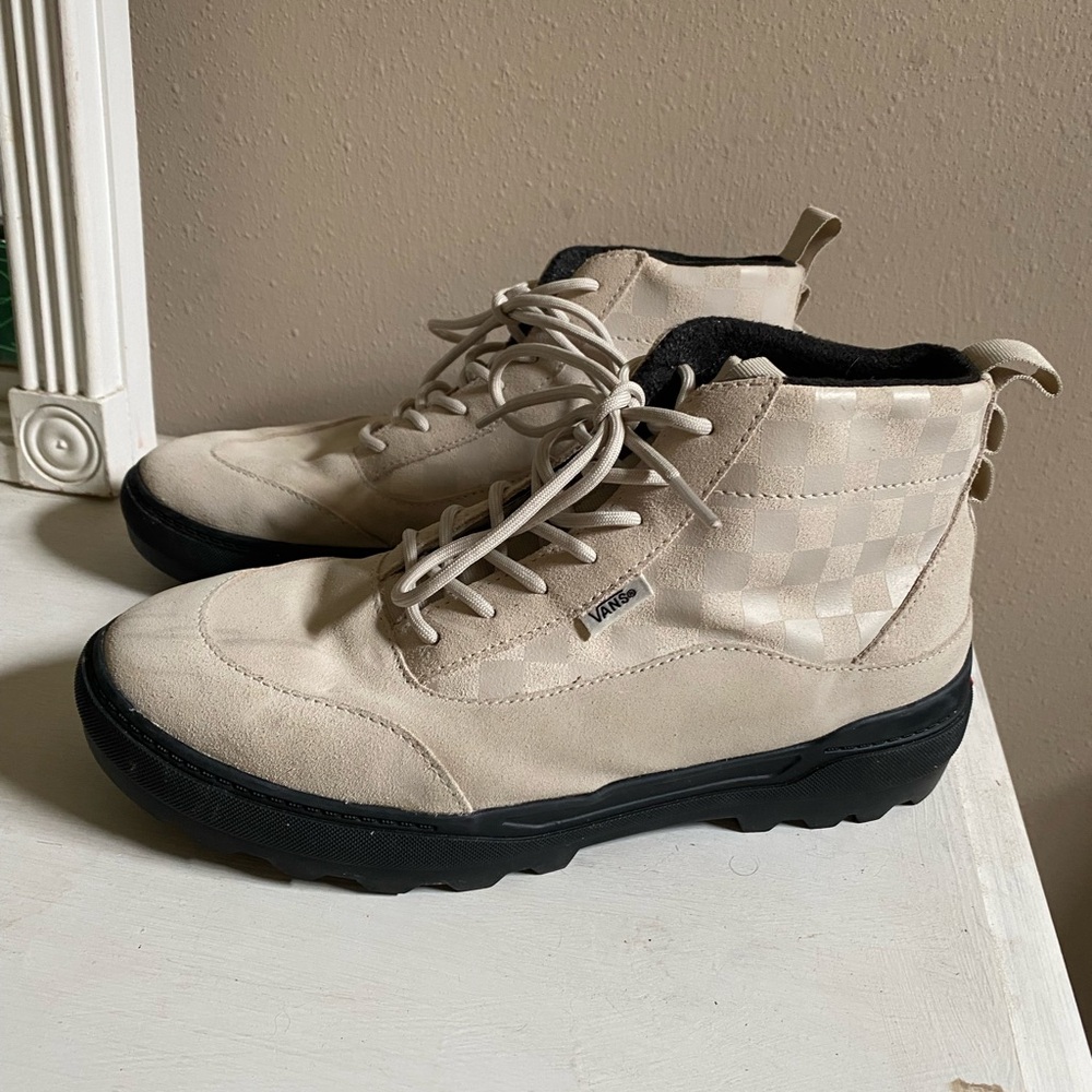 Vans Unisex Colfax Boots
Men's SIZE 7 Women's 8.5
MTE-1 Cold Weather Rugged